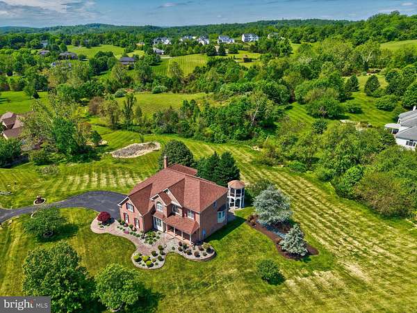 4 Acres of Land with Home for Sale in Leesburg, Virginia