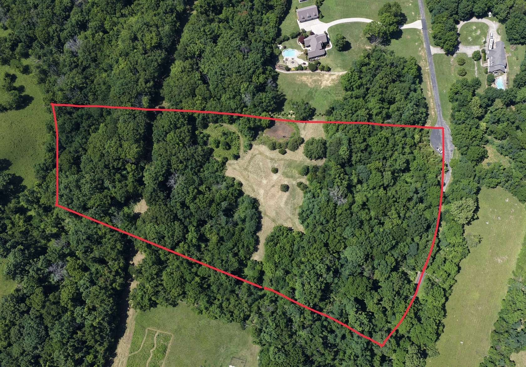 9.4 Acres of Residential Land for Sale in Arrington, Tennessee
