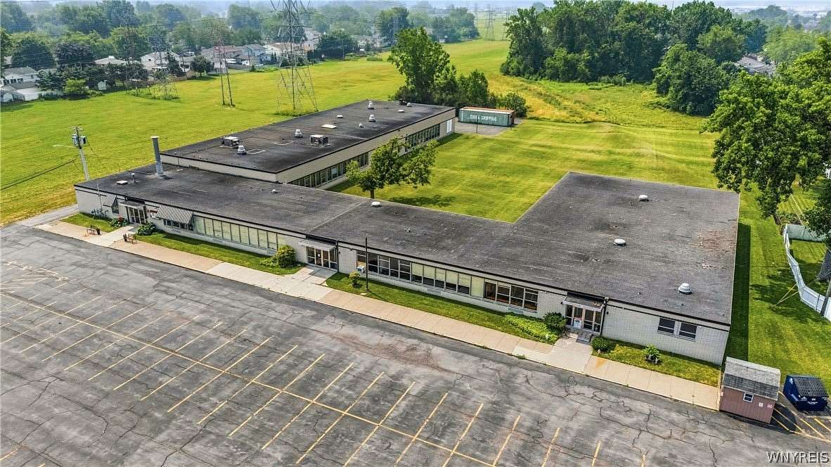 5.44 Acres of Improved Residential Land for Sale in Tonawanda, New York