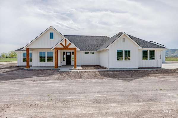 5 Acres of Land with Home for Sale in Emmett, Idaho