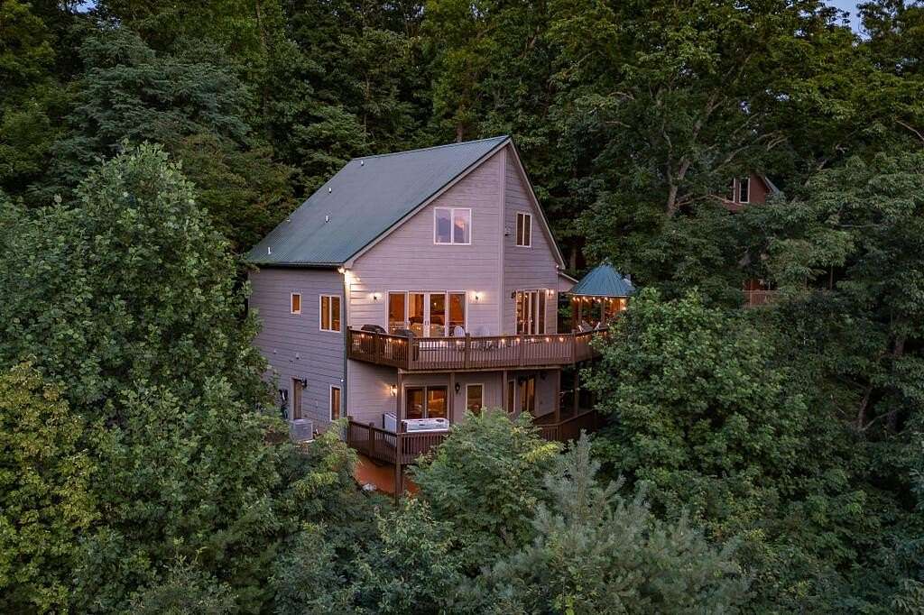 2.62 Acres of Land with Home for Sale in Blairsville, Georgia