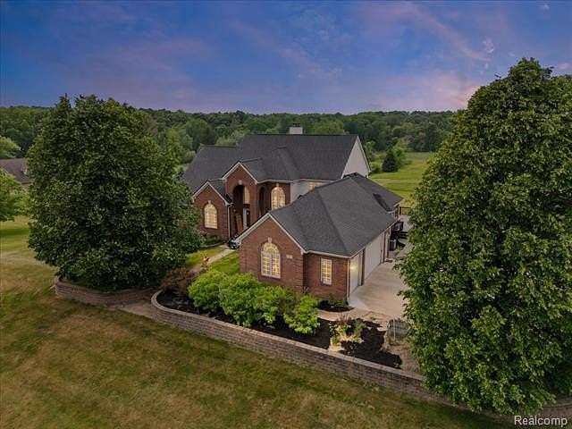 2.54 Acres of Land with Home for Sale in Oakland Charter Township, Michigan