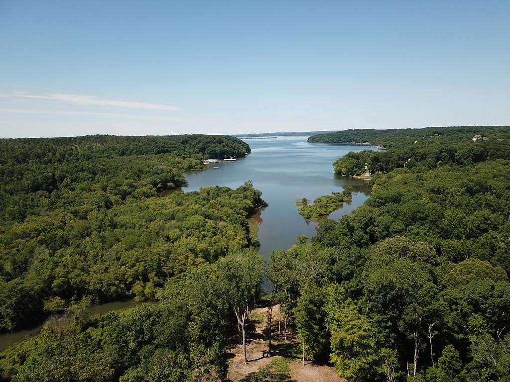 6 Acres of Land for Sale in Dover, Tennessee