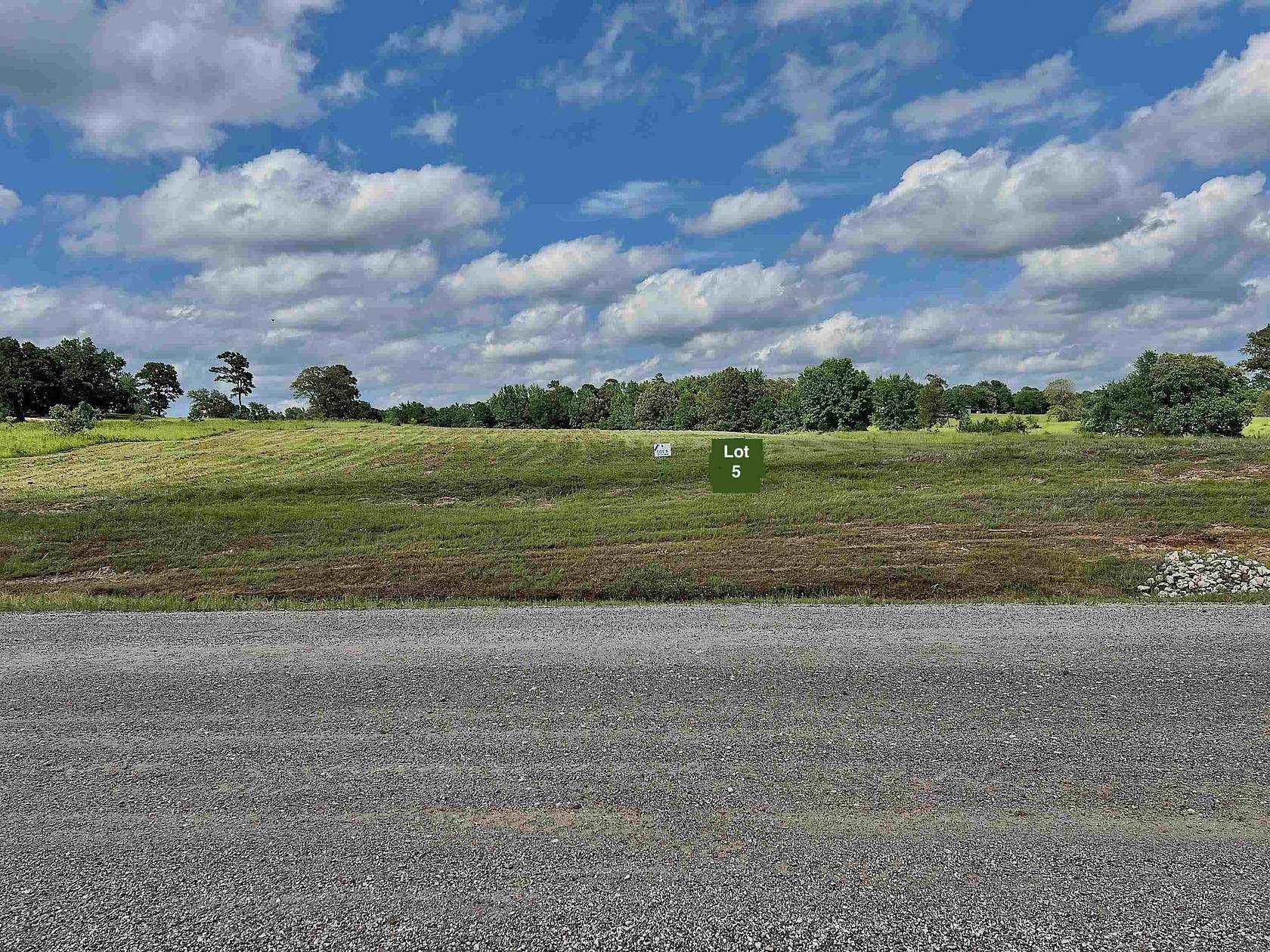 5 Acres of Residential Land for Sale in Big Sandy, Texas