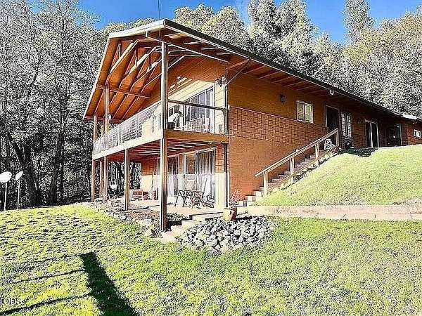 5 Acres of Land with Home for Sale in Rogue River, Oregon