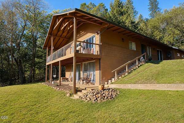 5 Acres of Land with Home for Sale in Rogue River, Oregon