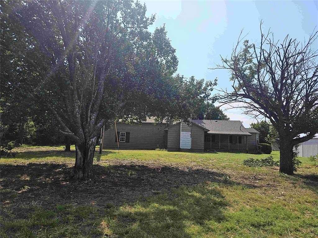 7.82 Acres of Land with Home for Sale in Norman, Oklahoma