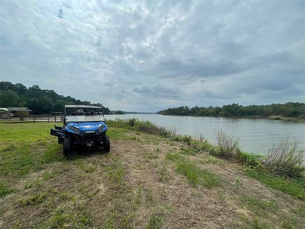 6 Acres of Residential Land for Sale in Mount Vernon, Texas