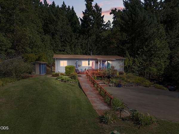 5.4 Acres of Land with Home for Sale in Grants Pass, Oregon