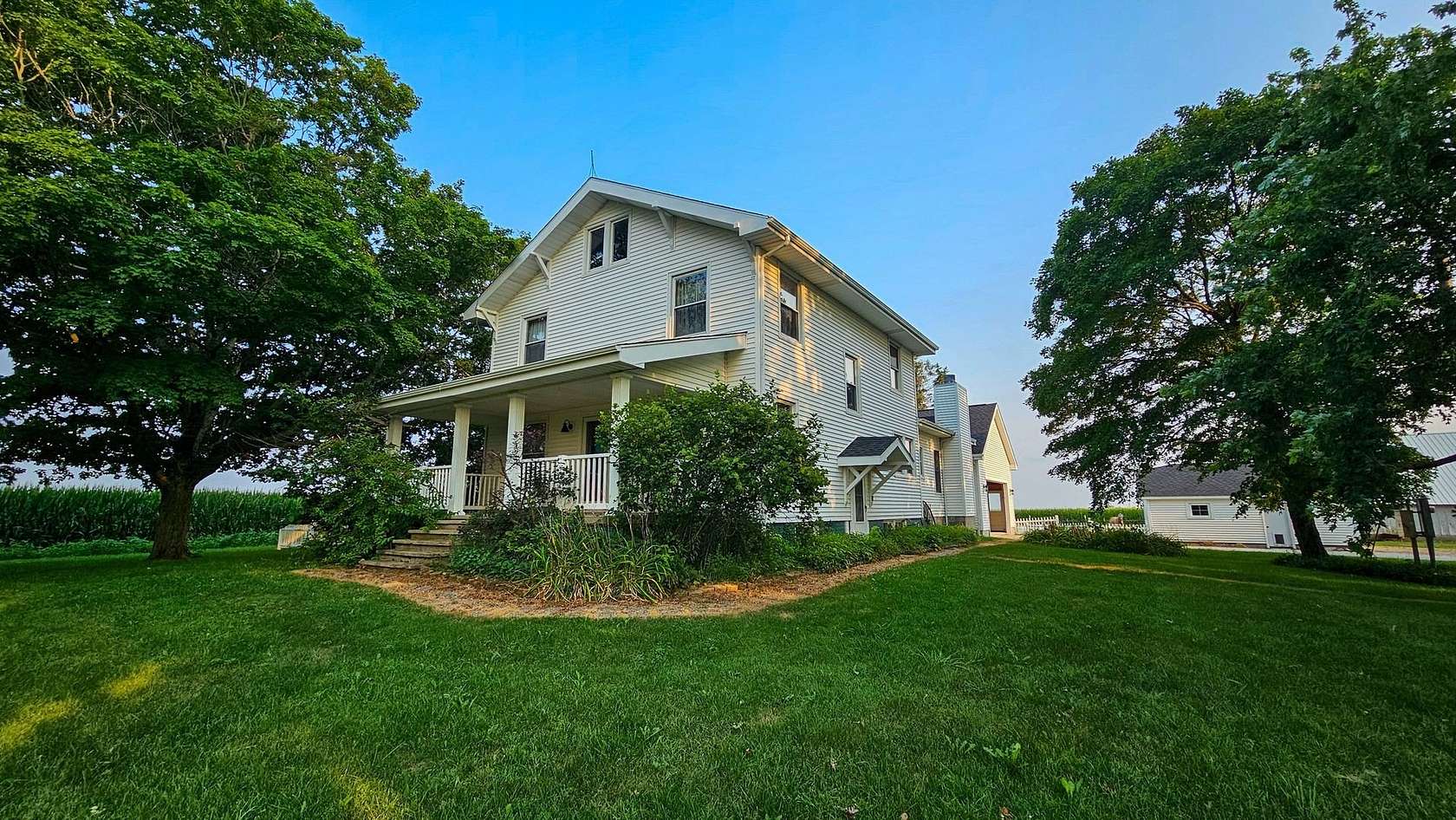 5 Acres of Land with Home for Sale in De Witt, Illinois
