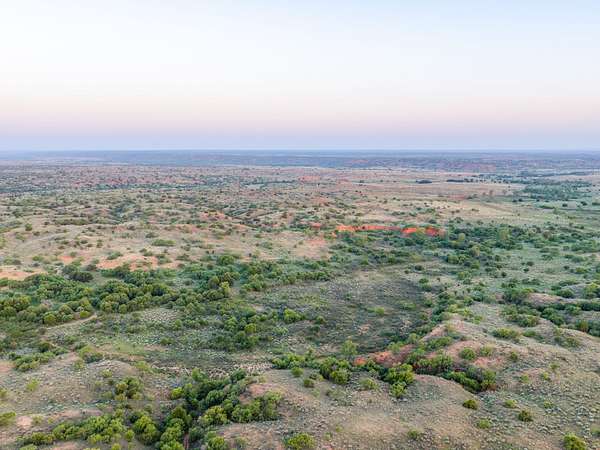 1,475 Acres of Land with Home for Sale in Paducah, Texas