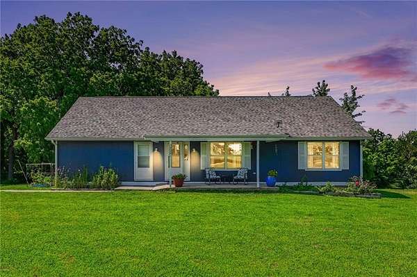 9.64 Acres of Land with Home for Sale in Oskaloosa, Kansas