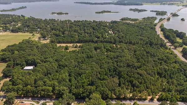 25 Acres of Land for Sale in Chandler, Texas