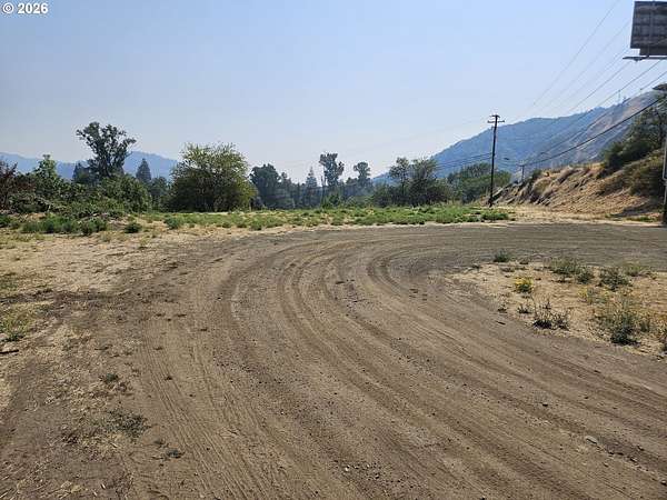 2.63 Acres of Commercial Land for Sale in Roseburg, Oregon