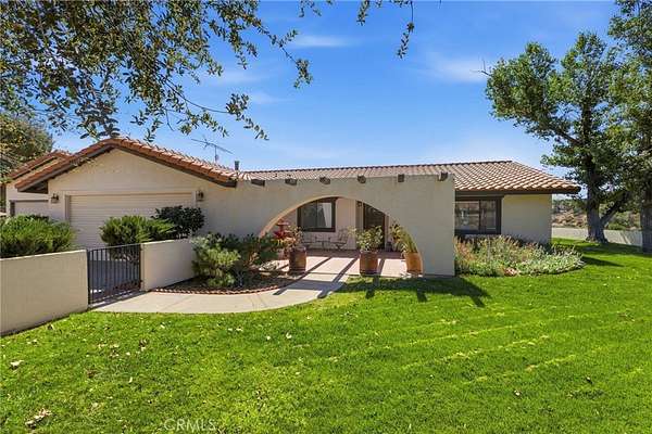 2.52 Acres of Land with Home for Sale in Aguanga, California