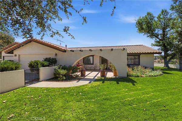 2.52 Acres of Land with Home for Sale in Aguanga, California