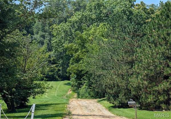 4 Acres of Land with Home for Auction in Belleville, Illinois