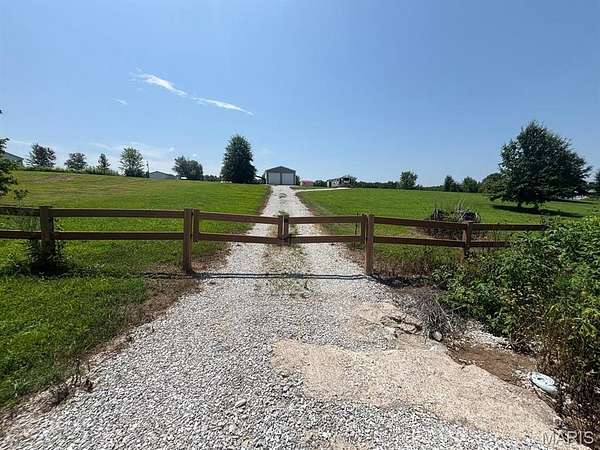 3 Acres of Residential Land for Sale in Stoutsville, Missouri