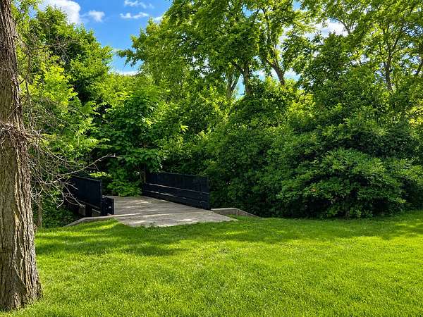 1.5 Acres of Residential Land for Sale in Burr Ridge, Illinois