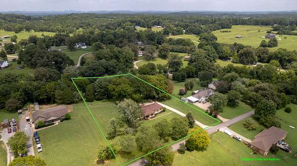 2 Acres of Land with Home for Sale in Lebanon, Tennessee