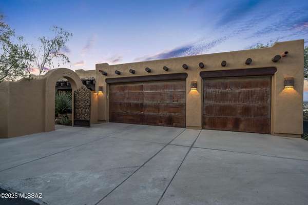 3.19 Acres of Land with Home for Sale in Tucson, Arizona