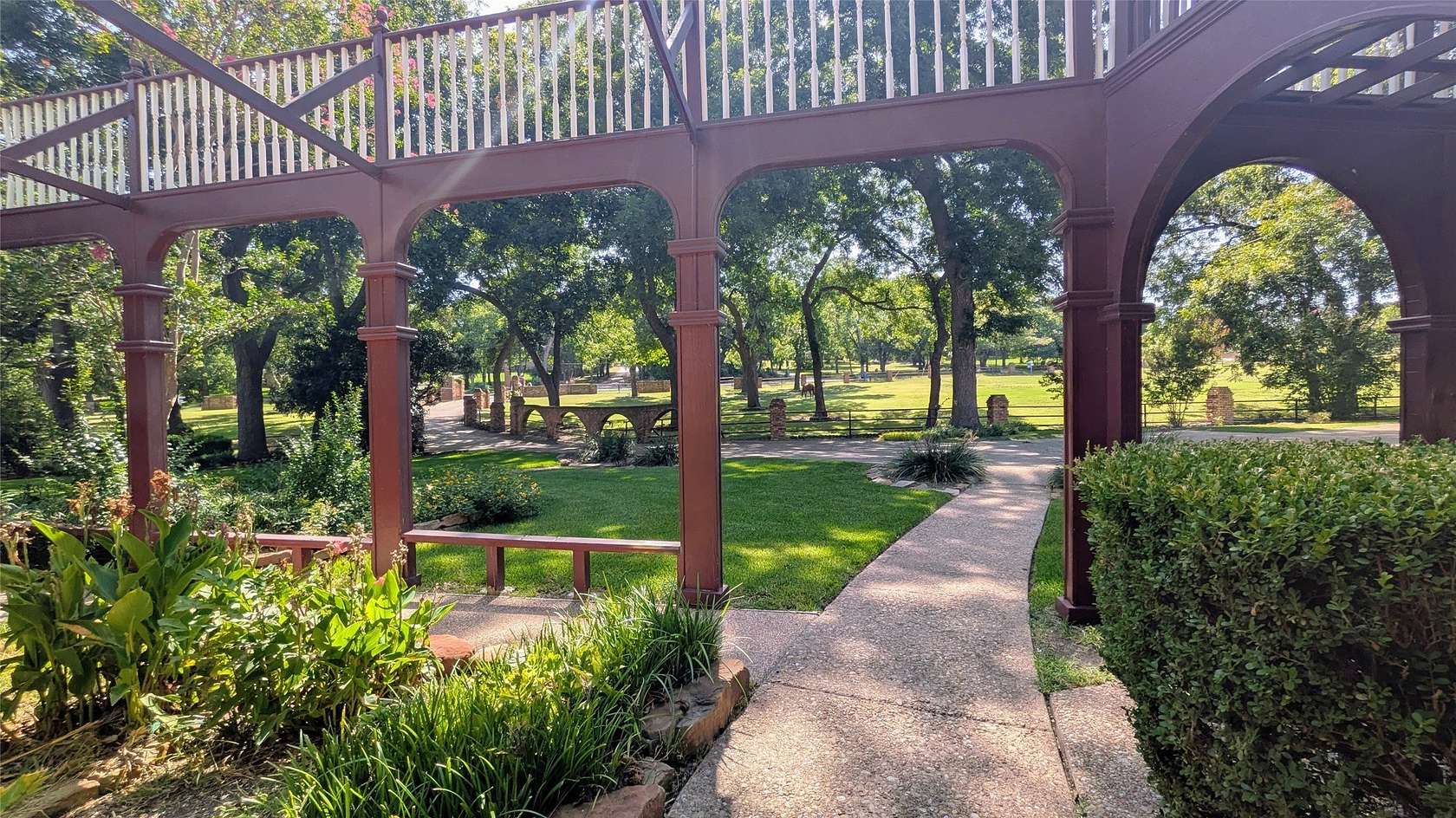 9.72 Acres of Land with Home for Sale in Lancaster, Texas