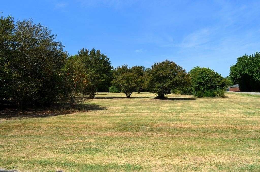 2 Acres of Residential Land for Sale in Gun Barrel City, Texas