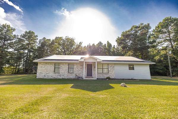 4.59 Acres of Land with Home for Sale in Camden, Arkansas