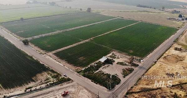 38.6 Acres of Mixed-Use Land for Sale in Ontario, Oregon