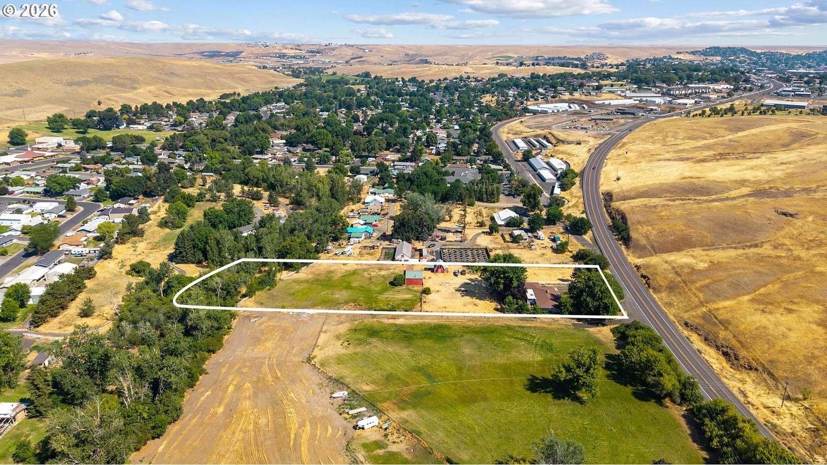 2.82 Acres of Land with Home for Sale in Pendleton, Oregon