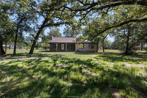 10 Acres of Improved Land for Sale in Bryan, Texas
