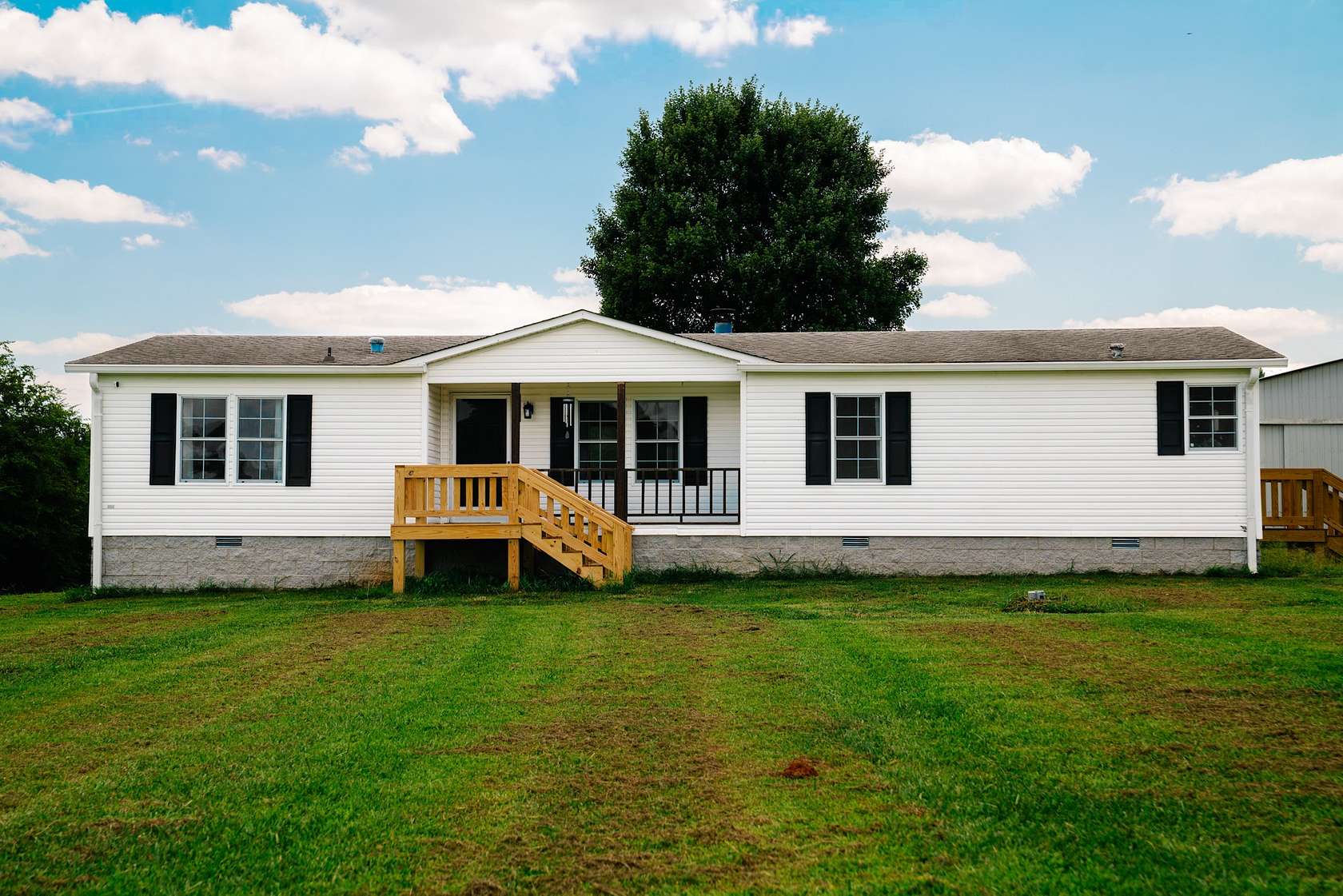 5.1 Acres of Land with Home for Sale in Lebanon, Tennessee