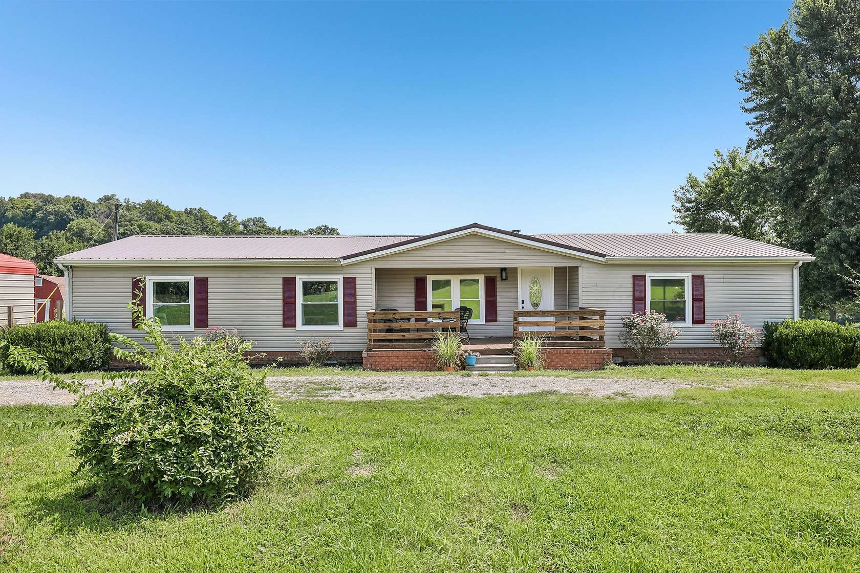 1.75 Acres of Land with Home for Sale in Columbia, Tennessee
