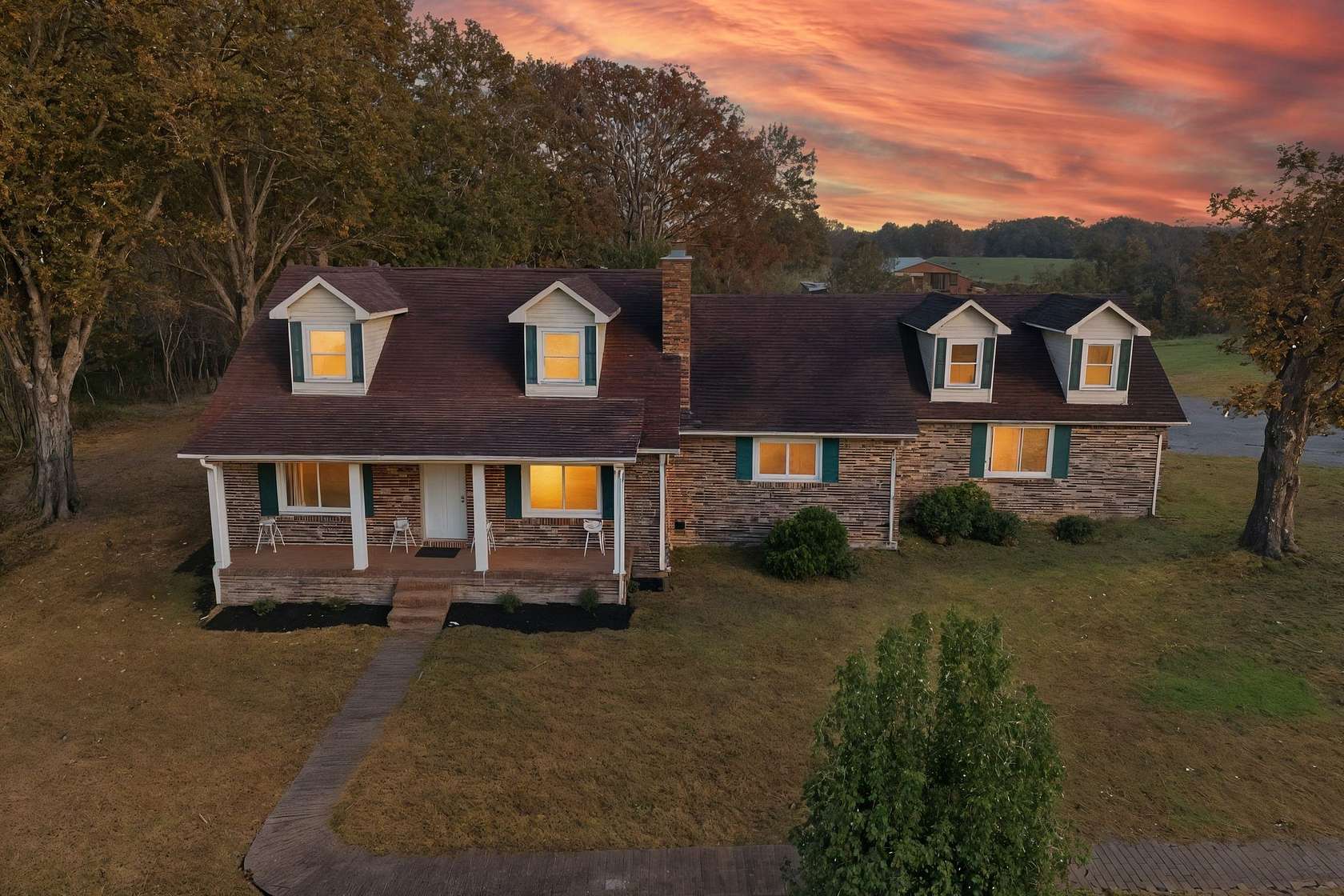 1.58 Acres of Land with Home for Sale in Lawrenceburg, Tennessee