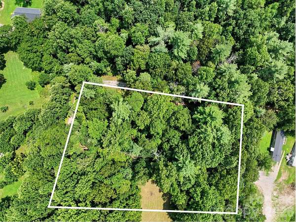 1.69 Acres of Residential Land for Sale in Hendersonville, North Carolina