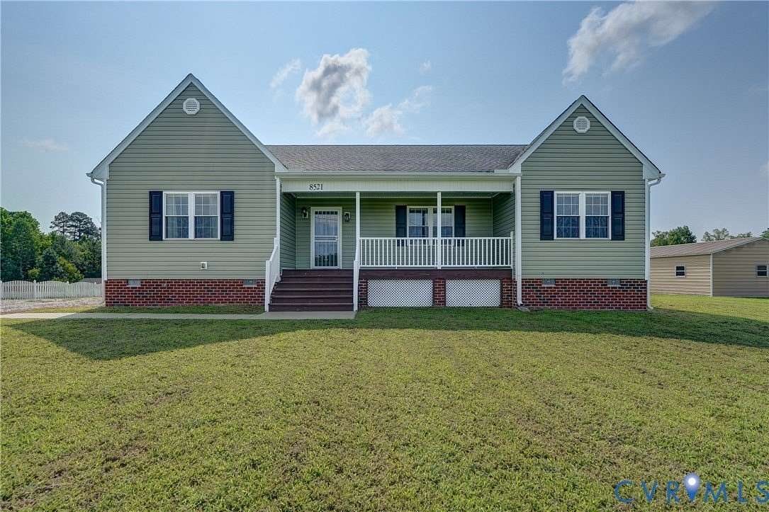 1.6 Acres of Land with Home for Sale in Dinwiddie, Virginia