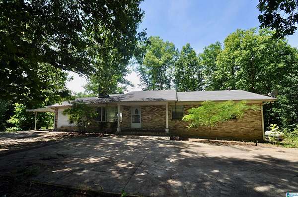 7 Acres of Land with Home for Sale in Vinemont, Alabama
