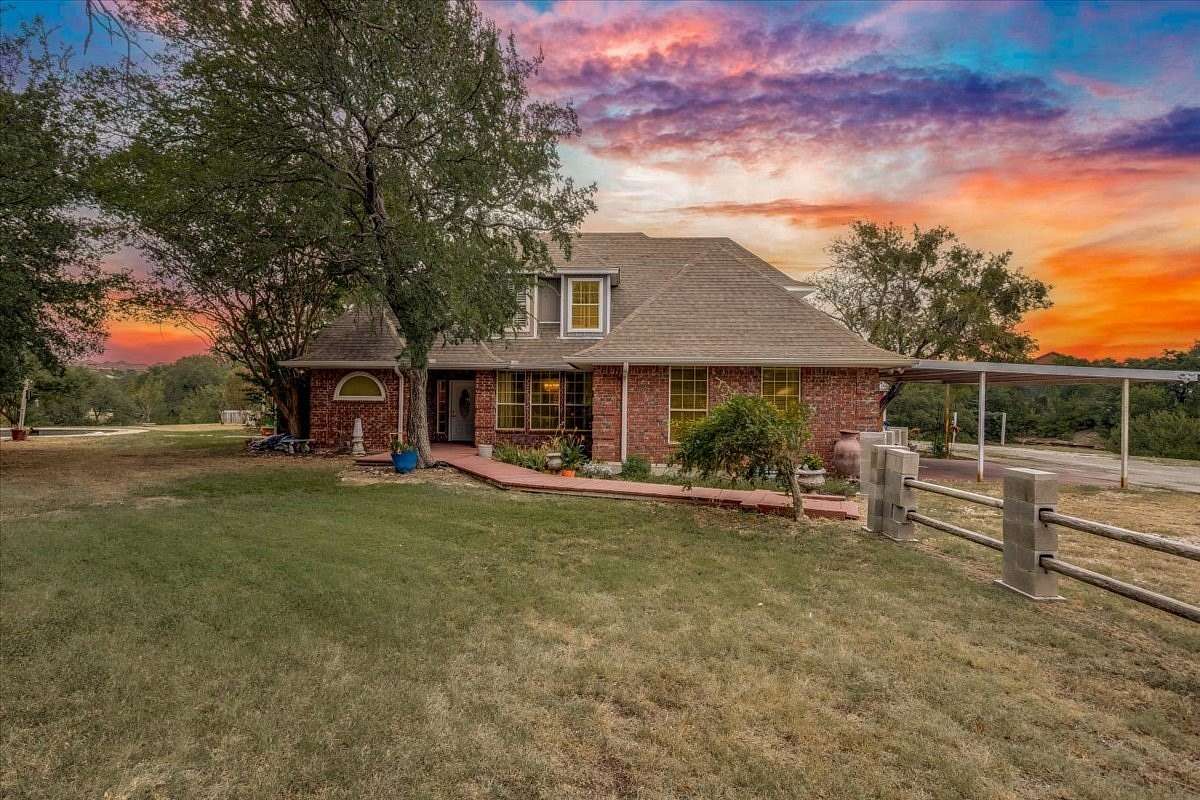 3 Acres of Improved Mixed-Use Land for Sale in Fort Worth, Texas