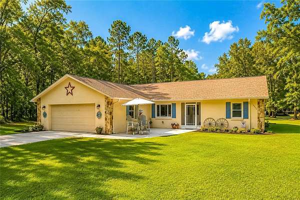 3.62 Acres of Land with Home for Sale in Morriston, Florida