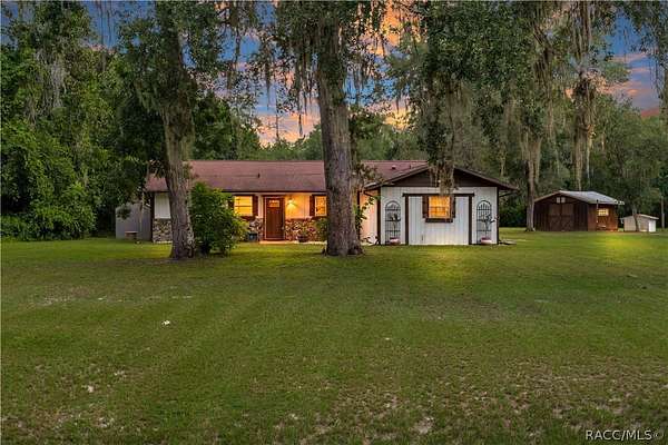 1.75 Acres of Land with Home for Sale in Hernando, Florida