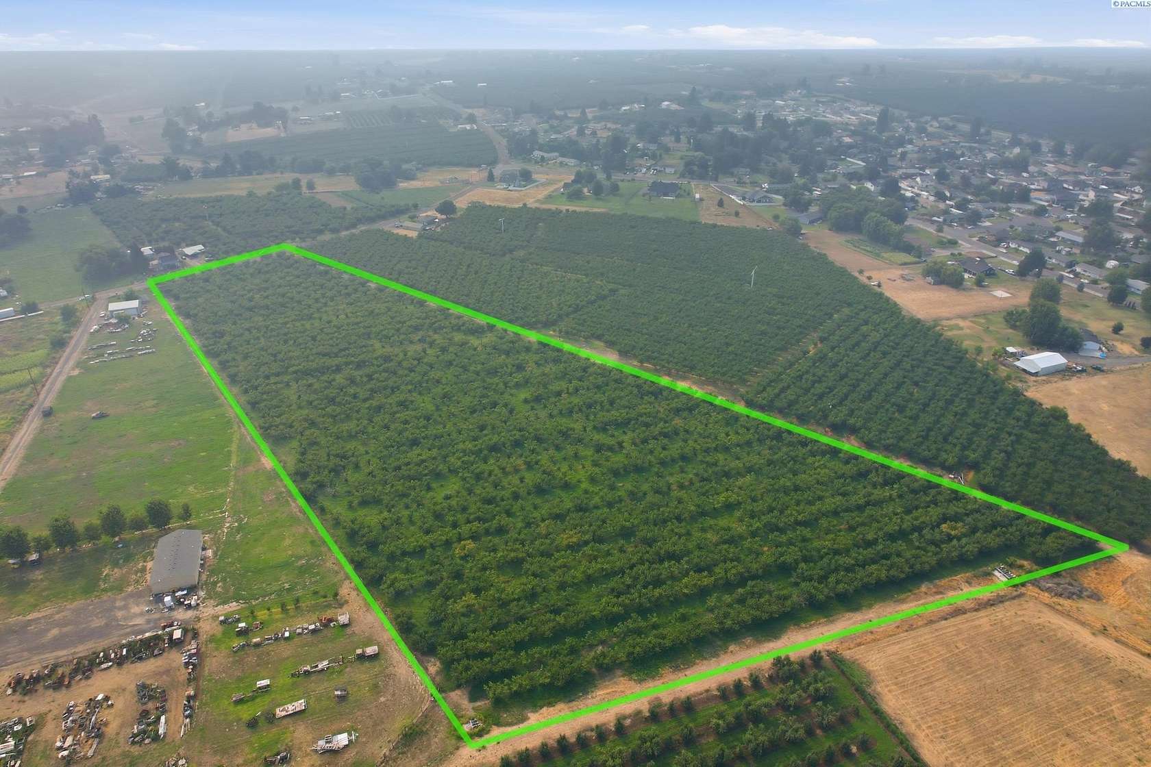 10 Acres of Agricultural Land for Sale in Grandview, Washington