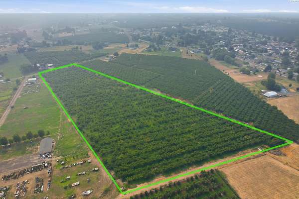 10 Acres of Agricultural Land for Sale in Grandview, Washington