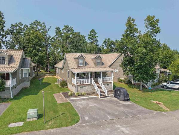 11 Acres of Recreational Land with Home for Sale in Iuka, Mississippi