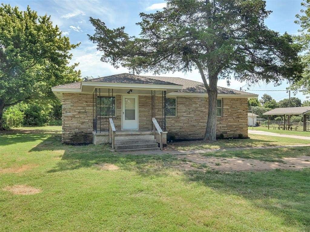 1.56 Acres of Land with Home for Sale in Choctaw, Oklahoma
