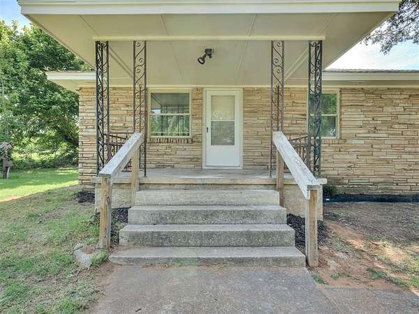 1.56 Acres of Land with Home for Sale in Choctaw, Oklahoma