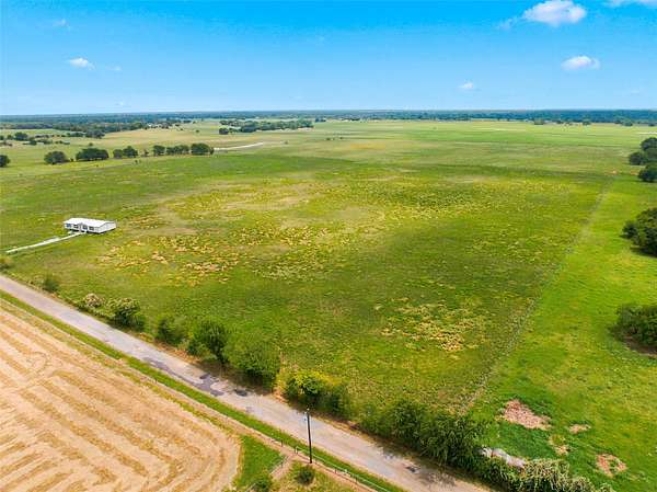 10 Acres of Residential Land for Sale in Waco, Texas