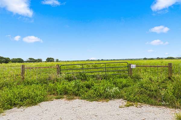 11.1 Acres of Land for Sale in Waco, Texas