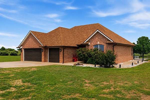 1.89 Acres of Improved Mixed-Use Land for Sale in Blanchard, Oklahoma