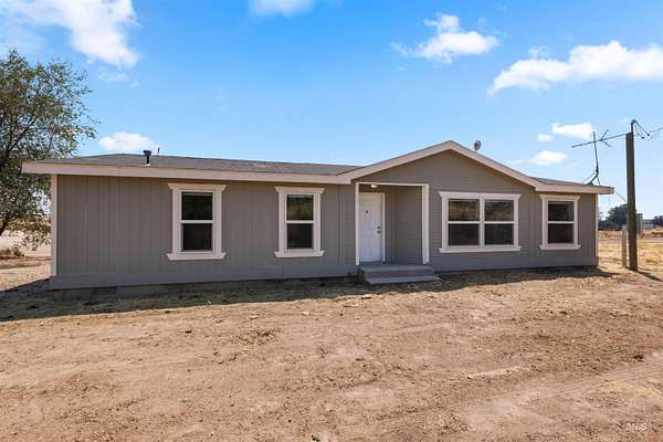 3.37 Acres of Land with Home for Sale in Caldwell, Idaho
