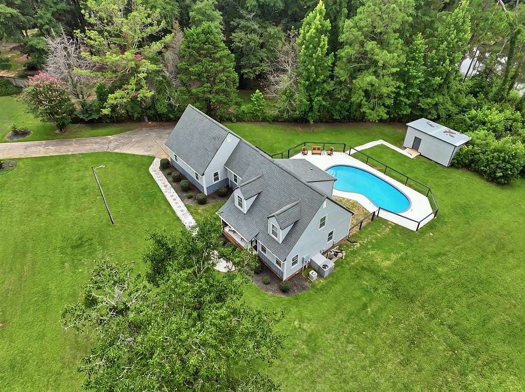 1.66 Acres of Land with Home for Sale in Americus, Georgia